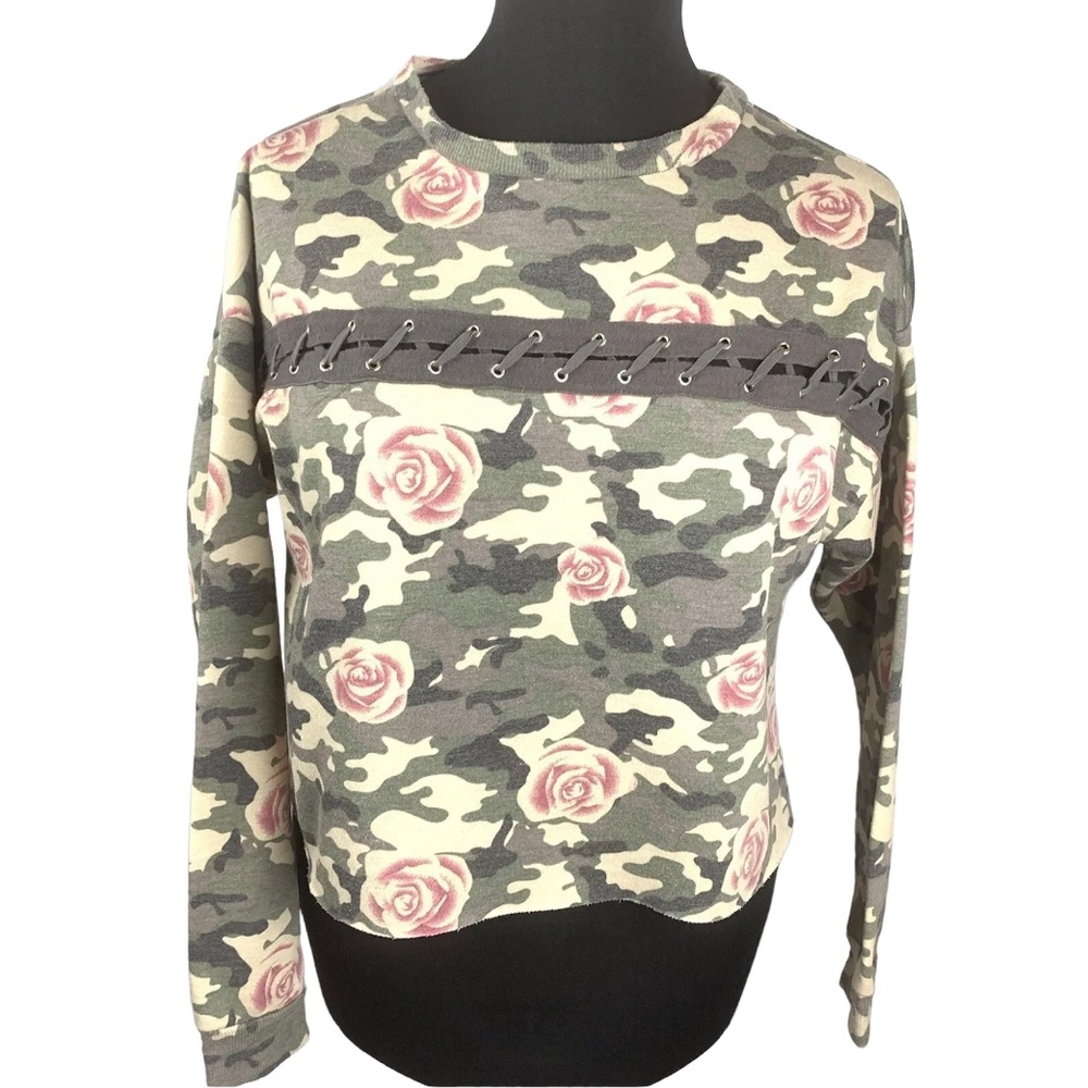 Floral Lace Up Camouflage cropped Sweatshirt Raw hem. Medium